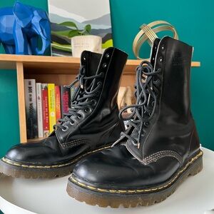 Vintage 1490 Dr Martens 10 Hole Boots